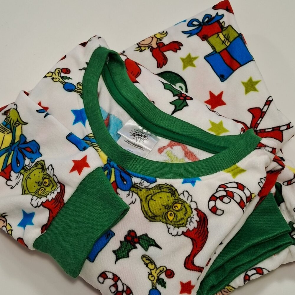 Dr. Seuss The Grinch Velour Pajama Set